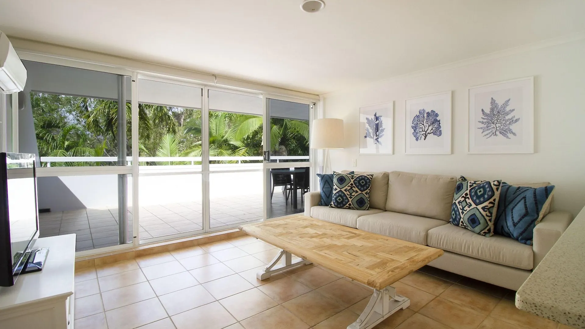 The White House Port Douglas Aparthotel