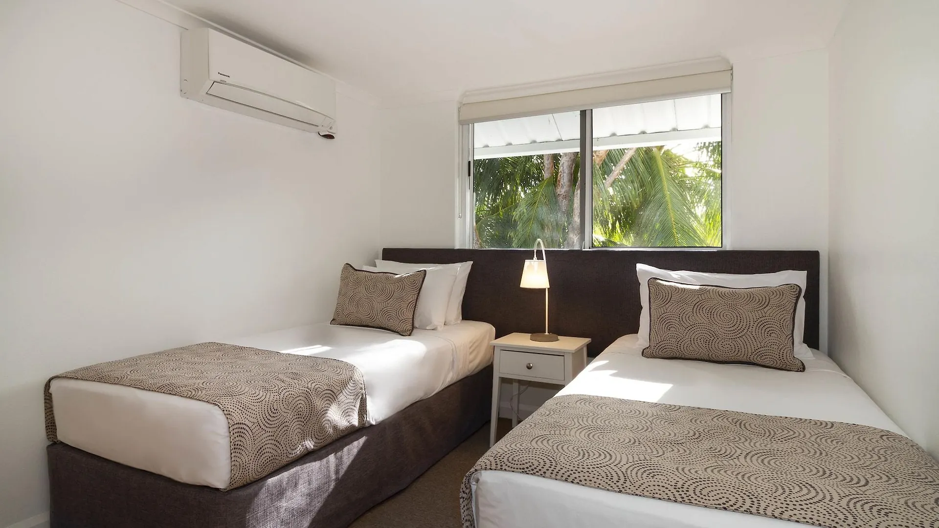 The White House Port Douglas 4*,  Australia